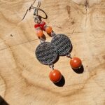 Boucles d’oreilles jaspe fleur de vie et cornaline . Une jolie paire pour être plein de vitalité, dans une énergie créatrice et positive !