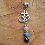 Pendentif Om apatite composé de 3 pierres de 6 mm n lapis lazuli apatite et quartz rose