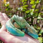 Dragon brahma est une création unique fait main par mes soins. Chaque dragon est une orgonite composé de minéraux et de métaux.